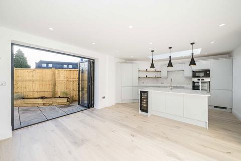 58 Warwick Road, Twickenham, TW2 6SW
