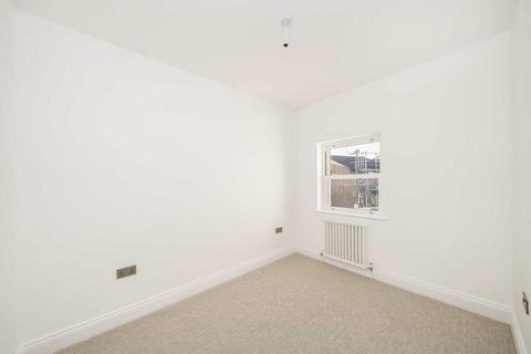 58 Warwick Road, Twickenham, TW2 6SW