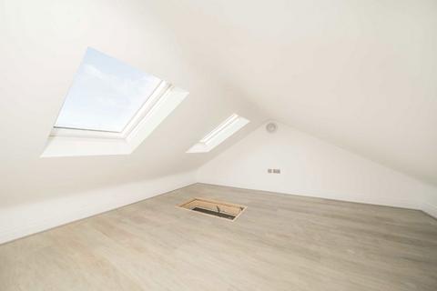58 Warwick Road, Twickenham, TW2 6SW