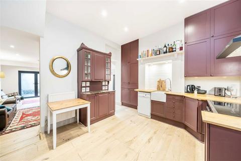 1 bedroom flat for sale, Heyford Avenue, London SW8