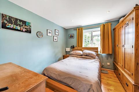 2 bedroom flat for sale, Ashdown Way, Balham