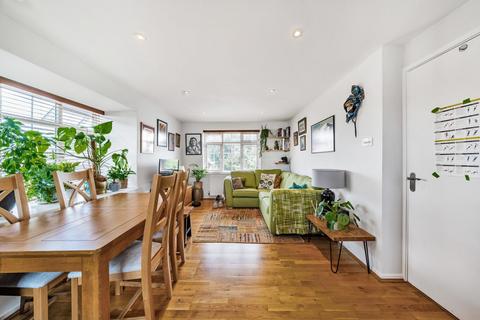 2 bedroom flat for sale, Ashdown Way, Balham