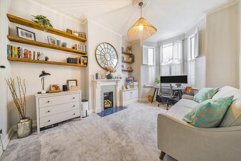 2 bedroom maisonette for sale, Cambray Road, Balham