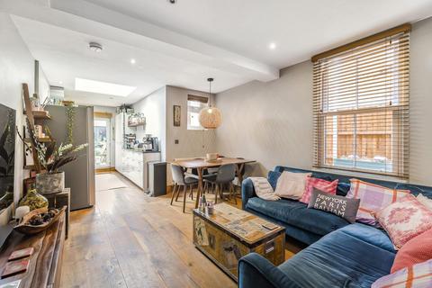 2 bedroom maisonette for sale, Cambray Road, Balham