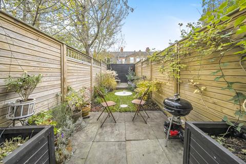 2 bedroom maisonette for sale, Cambray Road, Balham