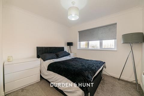 6 Maple Gate, Loughton, IG10 1PS