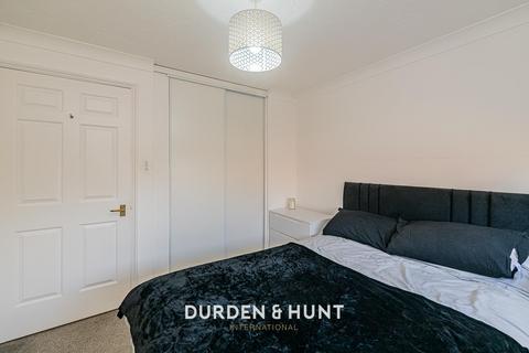 6 Maple Gate, Loughton, IG10 1PS