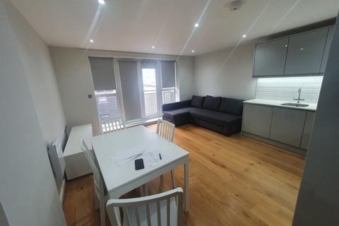 2 bedroom flat to rent, Flat 10 Signal House , 137 Great Suffolk Street, London