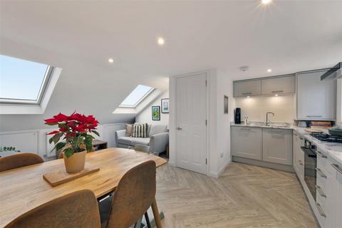 3 bedroom maisonette for sale, Avondale Road, Wimbledon SW19