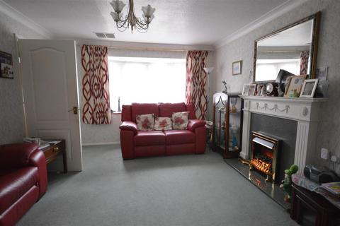 3 bedroom house to rent, Obelisk Rise, Northampton, NN2