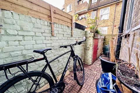 8 Dunfield Road, London, SE6 3RF