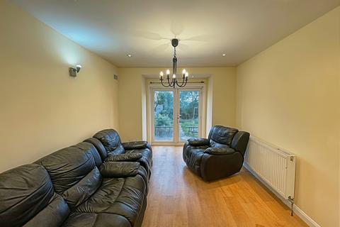 3 bedroom terraced house to rent, Cuckoo Hall Lane, London, N9