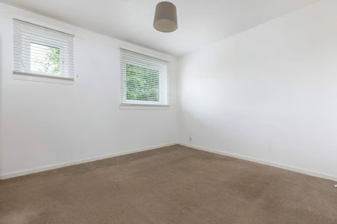 2 bedroom house to rent, Culzean Crescent, Newton Mearns G77