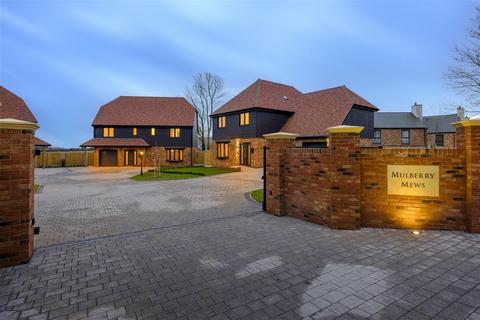 4 bedroom detached house for sale, Mulberry Mews, Sandwich Road, Whitfield