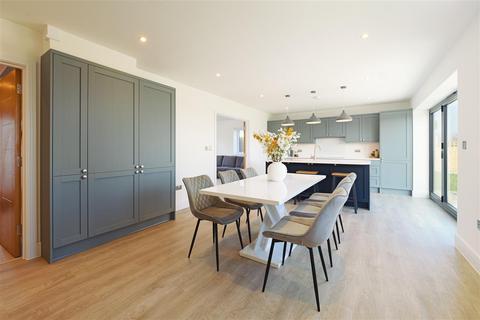 5 bedroom detached house for sale, Mulberry Mews, Sandwich Road, Whitfield