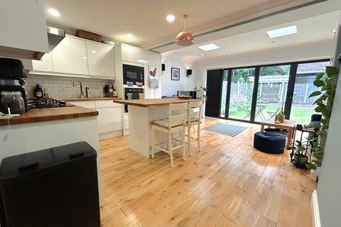7a Farley Road, London, SE6 2AA
