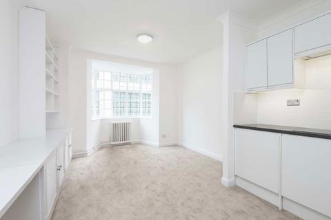 Studio to rent, Woburn Place, London WC1H