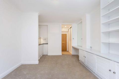 Studio to rent, Woburn Place, London WC1H