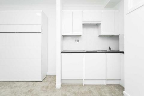 Studio to rent, Woburn Place, London WC1H