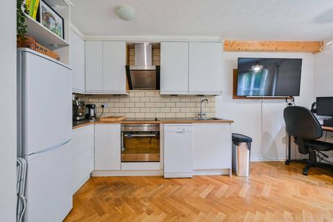 1 bedroom flat to rent, Heddington Grove, Hillmarton Conservation Area, London, N7