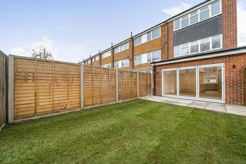 4 bedroom end of terrace house for sale, Carston Close, Lee