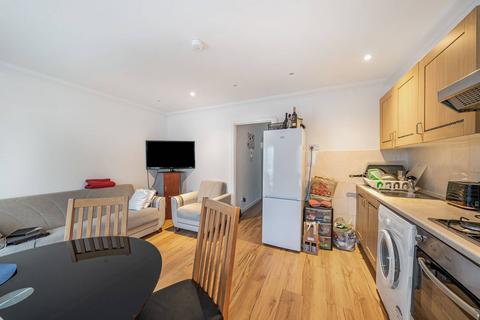 2 bedroom flat for sale, Green Lanes, Newington Green, London, N16