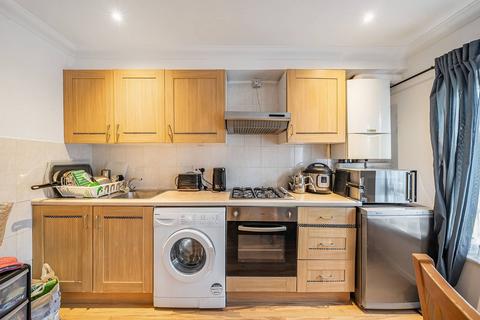 2 bedroom flat for sale, Green Lanes, Newington Green, London, N16