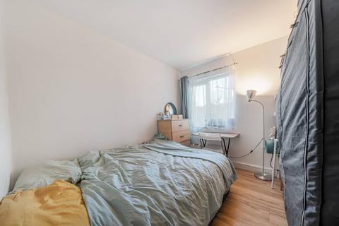 2 bedroom flat for sale, Green Lanes, Newington Green, London, N16