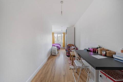2 bedroom flat for sale, Green Lanes, Newington Green, London, N16