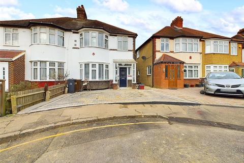 3 bedroom semi-detached house to rent, Worton Gardens, Isleworth