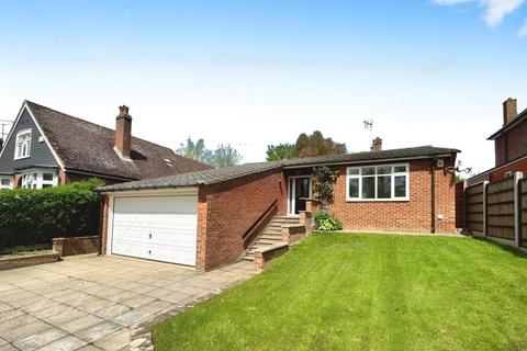 3 bedroom detached bungalow to rent, Vicarage Road Yalding ME18