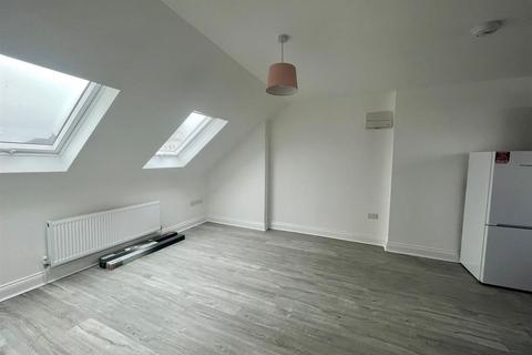 2 bedroom flat to rent, Flamsted Avenue, Wembley