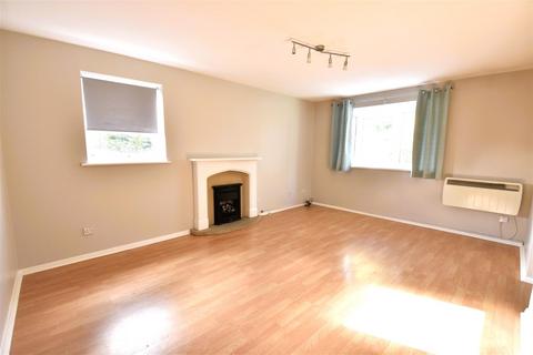 2 bedroom flat to rent, Heathdene Drive, Upper Belvedere DA17