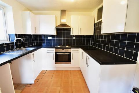 2 bedroom flat to rent, Heathdene Drive, Upper Belvedere DA17