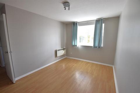 2 bedroom flat to rent, Heathdene Drive, Upper Belvedere DA17