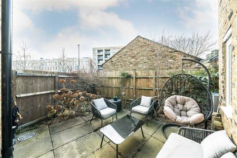 4 bedroom terraced house for sale, Normandy Road, London SW9