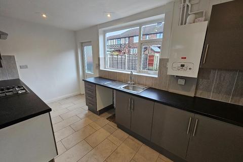 2 bedroom terraced house to rent, Darliston Avenue, Manchester