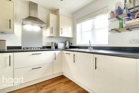 2 bedroom end of terrace house for sale, Morello Close, Aylesbury