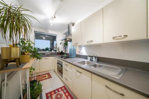 2 bedroom apartment to rent, Pioneer Court, London, E16