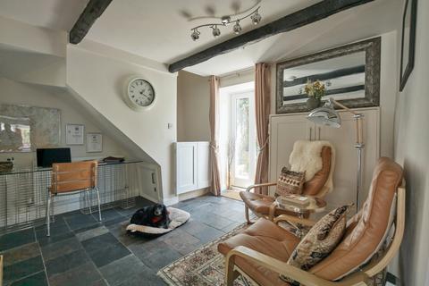 Barn Garth Cottage Barn Garth, Cartmel, Grange-over-sands, LA11 6PP