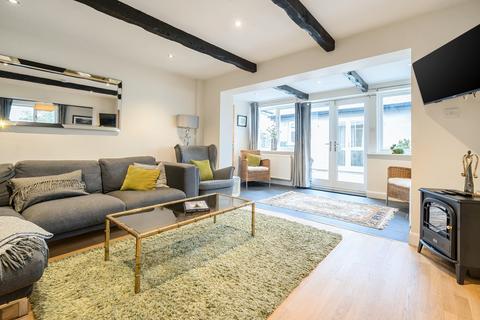 Barn Garth Cottage Barn Garth, Cartmel, Grange-over-sands, LA11 6PP