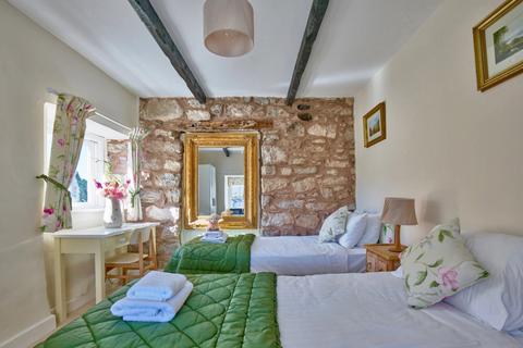 Barn Garth Cottage Barn Garth, Cartmel, Grange-over-sands, LA11 6PP