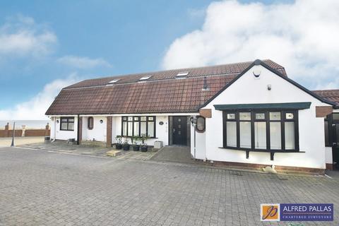 4 bedroom detached house for sale, Markham Avenue, Whitburn