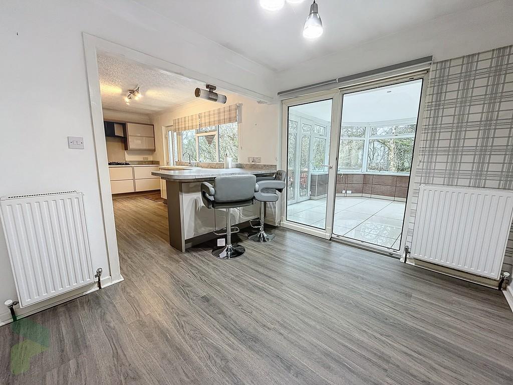 Dining area in Kitchen