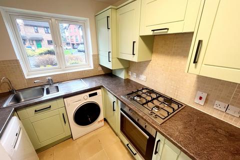 2 bedroom end of terrace house to rent, Maidenhead