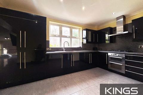 6 bedroom detached house to rent, Westbourne Crescent, Southampton