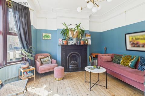 4 bedroom terraced house for sale, Victoria Road, Tamworth B79