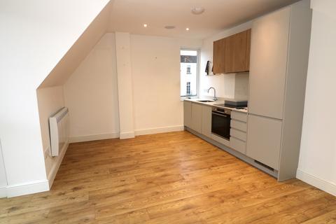 1 bedroom apartment to rent, St. Martins Walk, Dorking