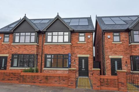 3 bedroom semi-detached house for sale, Buckley Street, Springfield, Wigan, WN6 7HY