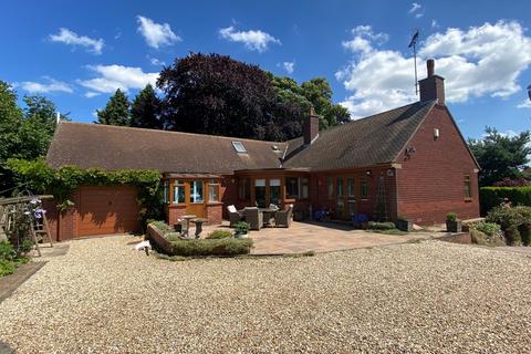 3 bedroom detached bungalow for sale, Stafford Road, Uttoxeter